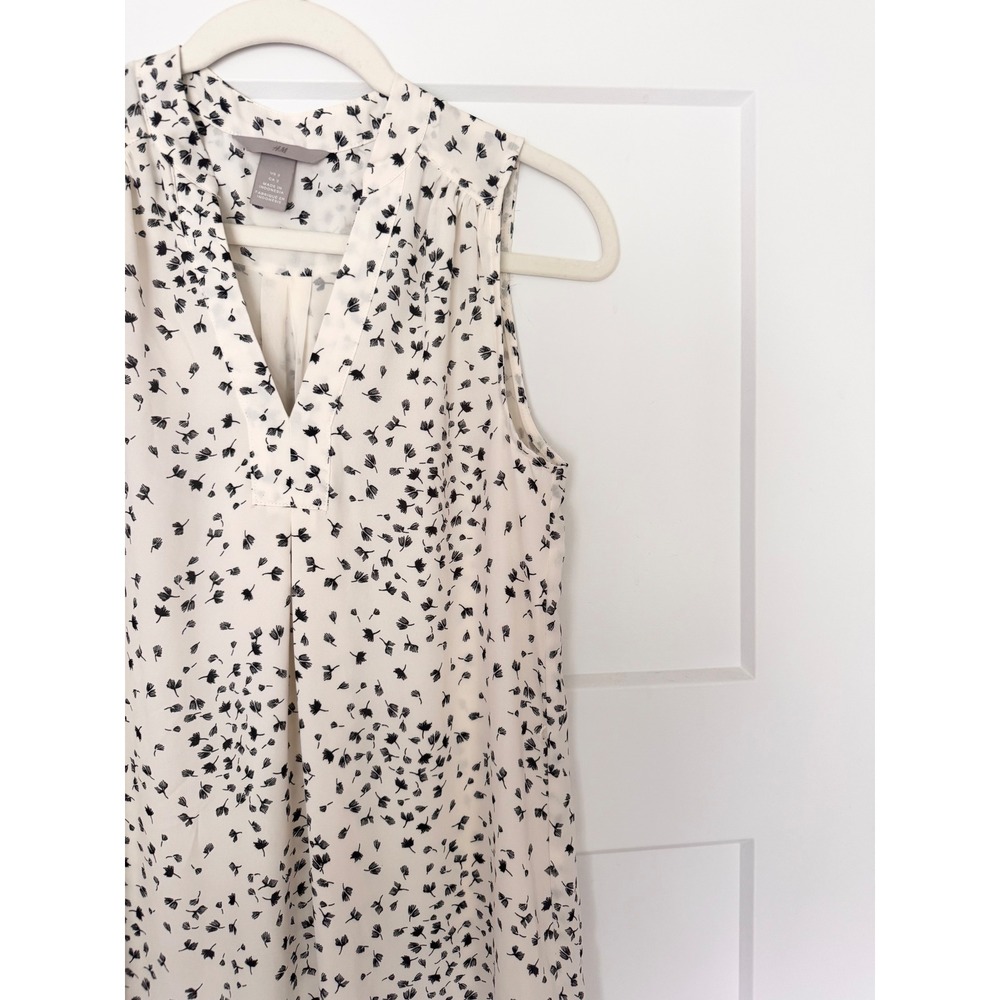 H&M Womens Sleeveless Split Neck Shift Dress Cream Black Floral Print Size 2